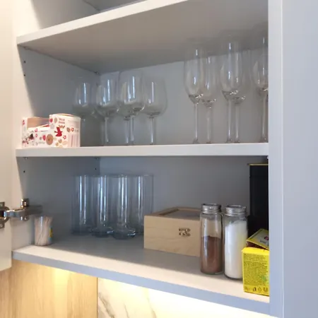 With A Balcony And An Impressive Terrace On The Roof Of The House - Private Free Car Parking *